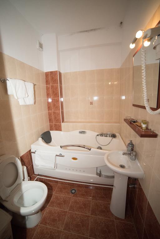 Hotel Galaxias Káto Loutrákion المظهر الخارجي الصورة